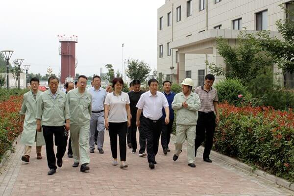 咸阳市副市长韩宏琪一行莅临华浩轩公司开展调研工作