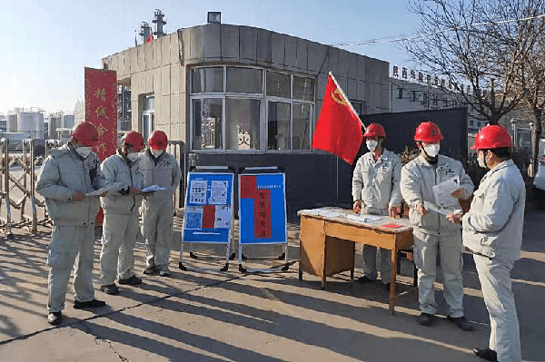 疫情防控华浩轩党员干部在行动